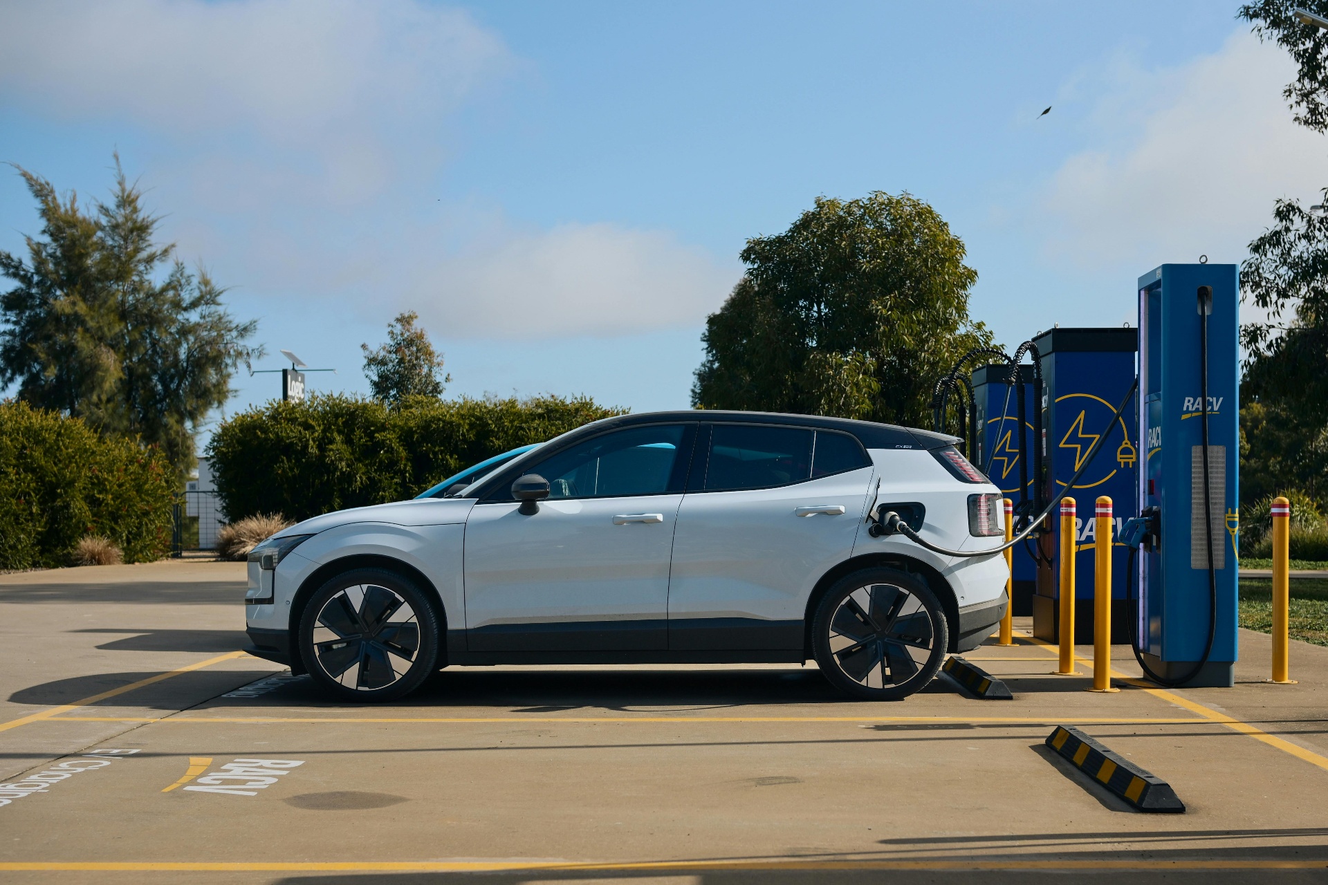 Do All EVs Use the Same Charger? A Simple Guide for New EV Drivers